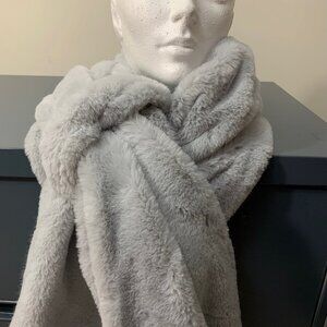 Gabby Isabella Micro Mink Shawl – Luxe Faux Fur Wrap in Light Gray